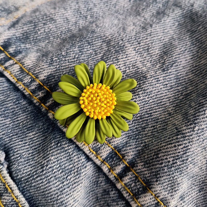 Little Daisy Brooch Is All-match And Cute