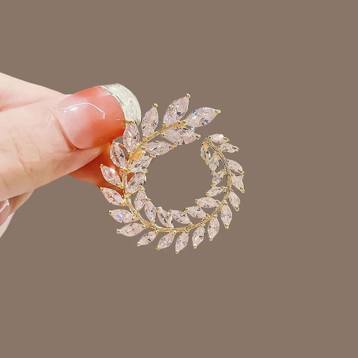 Zircon Luxury Leaf Brooch