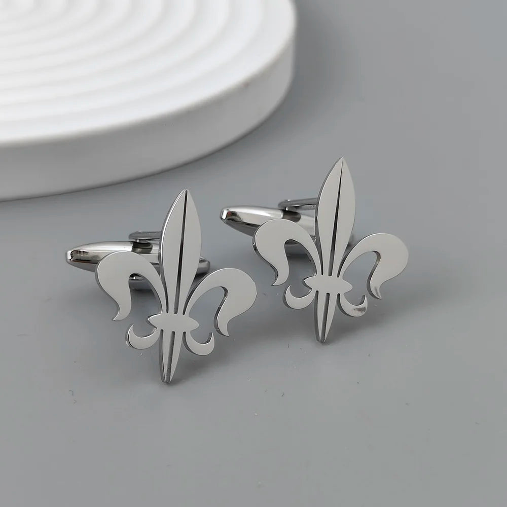 Retro Baroque gold-plated brooch