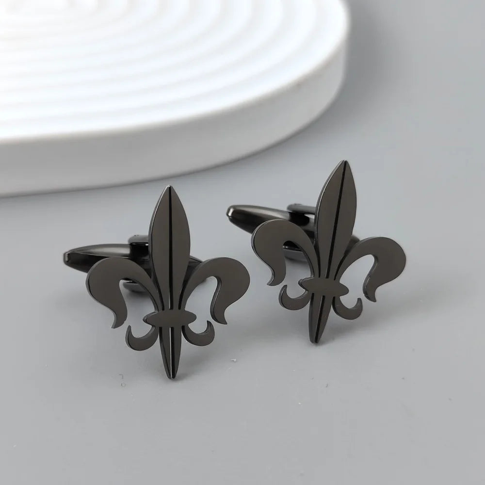 Retro Baroque gold-plated brooch