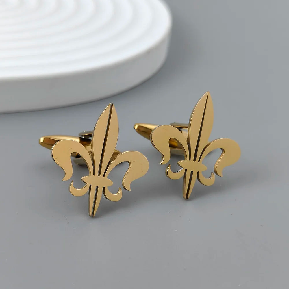 Retro Baroque gold-plated brooch