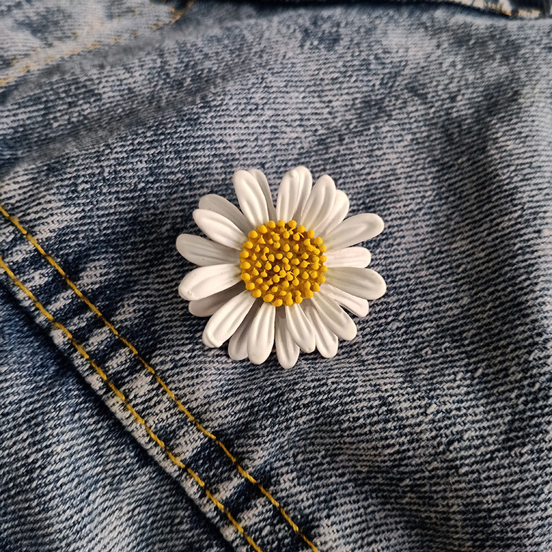 Little Daisy Brooch Is All-match And Cute