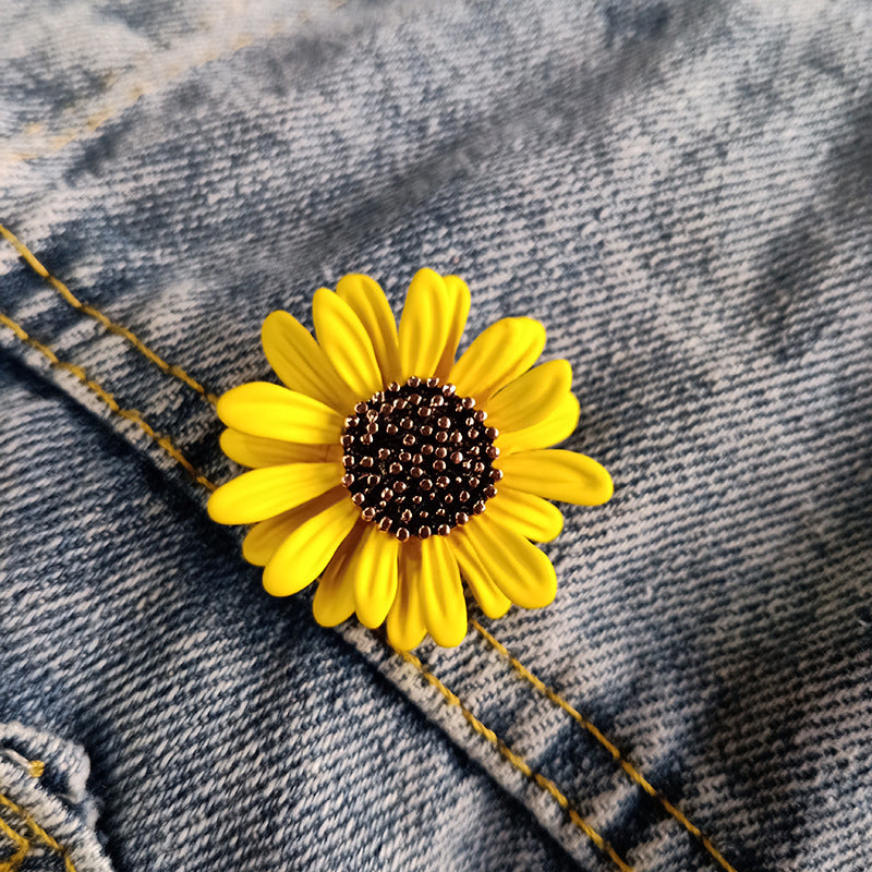 Little Daisy Brooch Is All-match And Cute